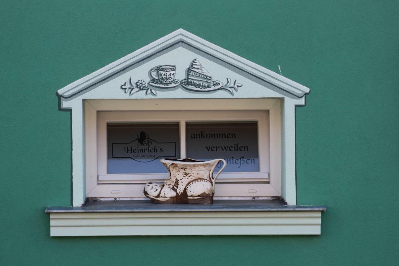 Heinrich's & Guest house