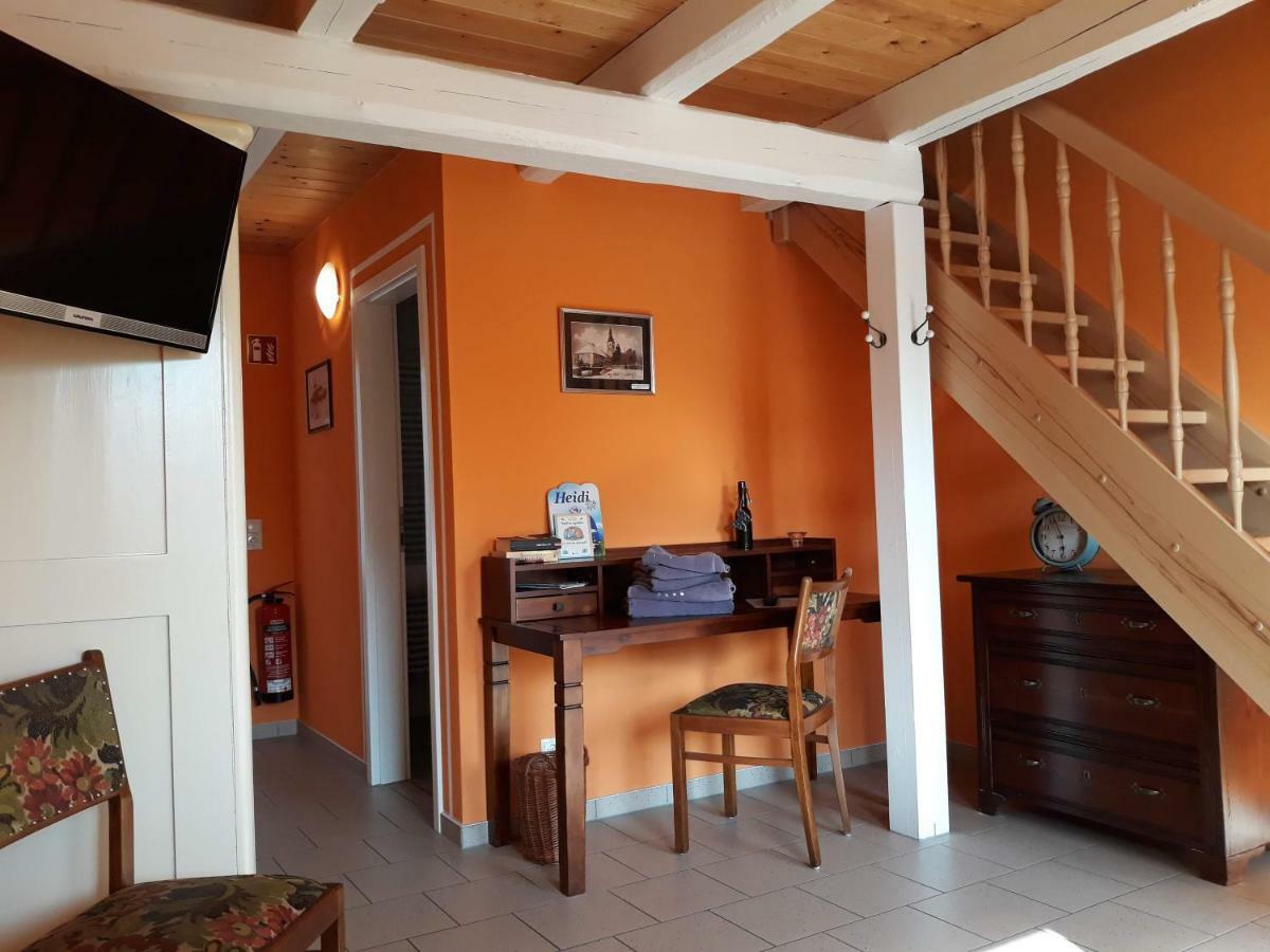 Guest house Heinrich's & *
